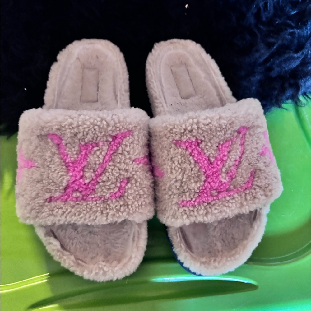 Louis Vuitton Fuzzy Slippers in Pink and Gray